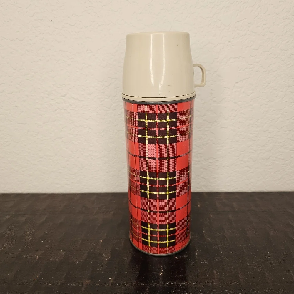 Vintage 1964 Vac Sealed KING-SEELEY THERMOS Red Plaid 2242 Metal 1 QT - Picture 3 of 8